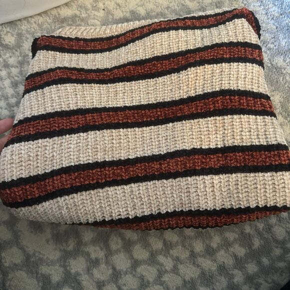 Beautiful striped sweater - Picture 4 of 4